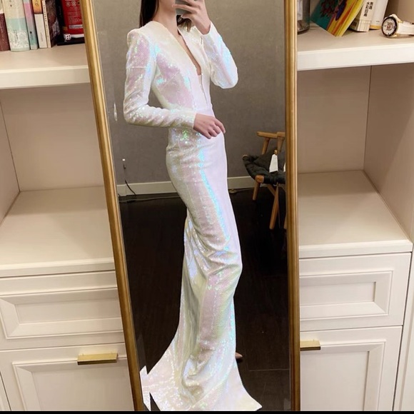 Alex Perry - Picture 7 of 11